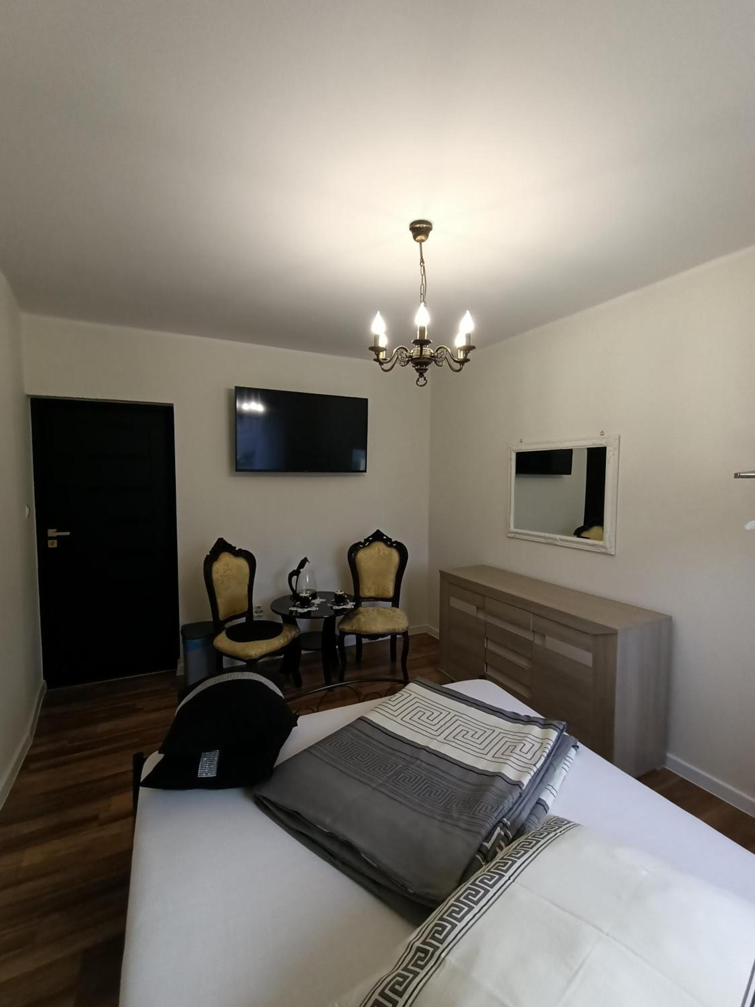 Pokoje Goscinne U Reni Wambierzyce Exterior foto